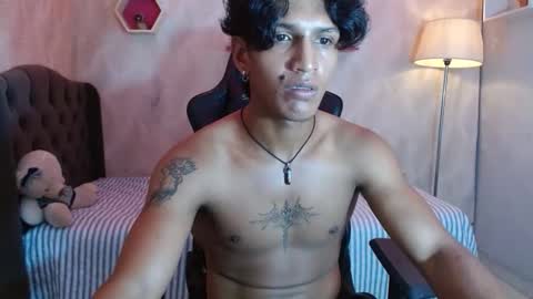 Snapshot of bull_cam chatting on October 25, 2025, 3:29 pm bull_cam online show from October 25, 2025, 3:29 pm