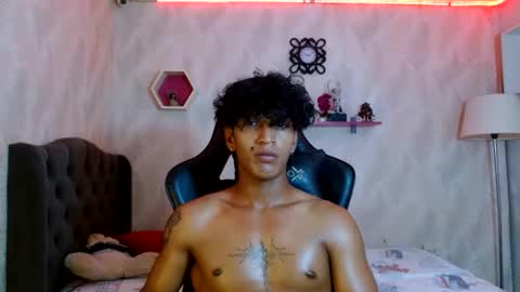 Snapshot of bull_cam chatting on October 30, 2025, 6:41 pm bull_cam online show from October 30, 2025, 6:41 pm