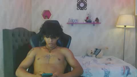 Snapshot of bull_cam chatting on November 11, 2025, 7:14 pm bull_cam online show from November 11, 2025, 7:14 pm