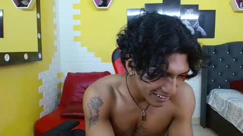 Snapshot of bull_cam chatting on December 1, 2025, 3:22 am bull_cam online show from December 1, 2025, 3:22 am