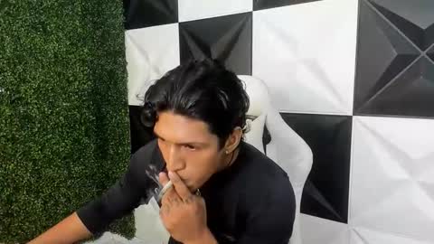 Snapshot of bull_cam chatting on December 2, 2025, 1:55 am bull_cam online show from December 2, 2025, 1:55 am