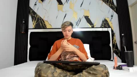 Snapshot of bunny_maxxi chatting on December 12, 2024, 12:44 pm bunny online show from December 12, 2024, 12:44 pm