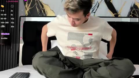 Snapshot of bunny_maxxi chatting on January 9, 2025, 12:30 pm bunny online show from January 9, 2025, 12:30 pm