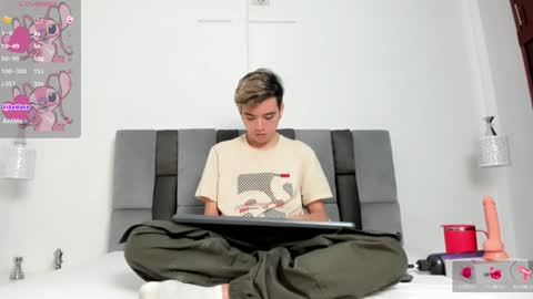 Snapshot of bunny_maxxi chatting on January 15, 2025, 12:25 pm bunny online show from January 15, 2025, 12:25 pm