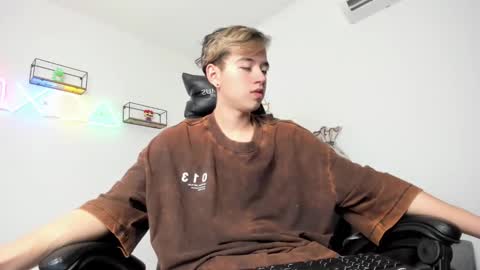 Snapshot of bunny_maxxi chatting on January 21, 2025, 12:39 pm bunny online show from January 21, 2025, 12:39 pm