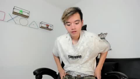 Snapshot of bunny_maxxi chatting on January 28, 2025, 12:43 pm bunny online show from January 28, 2025, 12:43 pm