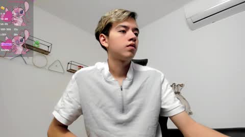 Snapshot of bunny_maxxi chatting on February 4, 2025, 12:44 pm bunny online show from February 4, 2025, 12:44 pm