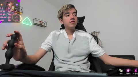 Snapshot of bunny_maxxi chatting on February 4, 2025, 3:47 pm bunny online show from February 4, 2025, 3:47 pm