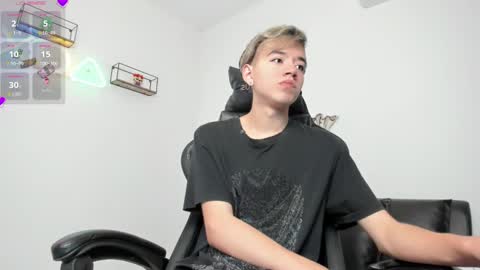 Snapshot of bunny_maxxi chatting on February 10, 2025, 12:29 pm bunny online show from February 10, 2025, 12:29 pm