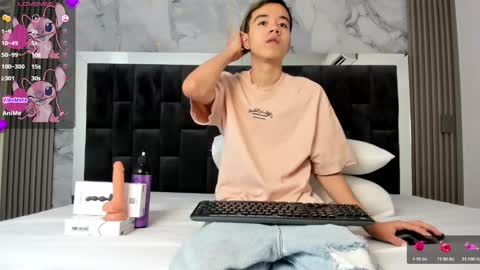 Snapshot of bunny_maxxi chatting on March 7, 2025, 12:23 pm bunny online show from March 7, 2025, 12:23 pm