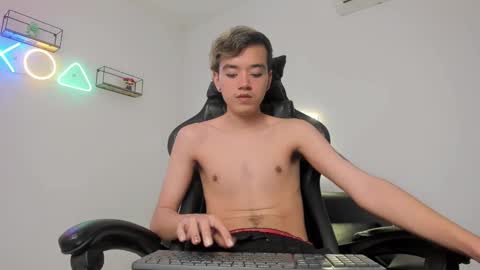 Snapshot of bunny_maxxi chatting on March 9, 2025, 6:43 pm bunny online show from March 9, 2025, 6:43 pm