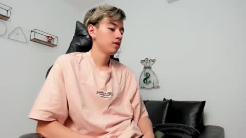 Snapshot of bunny_maxxi chatting on March 10, 2025, 3:30 pm bunny online show from March 10, 2025, 3:30 pm