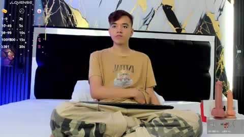 Snapshot of bunny_maxxi chatting on October 5, 2025, 12:36 pm bunny online show from October 5, 2025, 12:36 pm