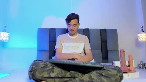 Snapshot of bunny_maxxi chatting on October 15, 2025, 12:27 pm bunny online show from October 15, 2025, 12:27 pm