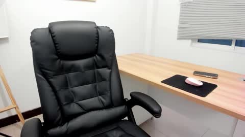 Snapshot of bunny_maxxi chatting on November 20, 2025, 12:16 pm bunny online show from November 20, 2025, 12:16 pm