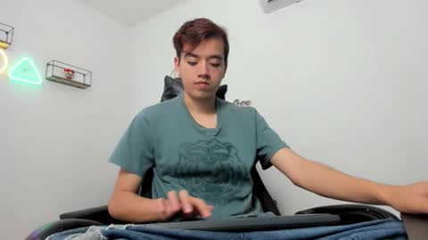 Snapshot of bunny_maxxi chatting on November 26, 2025, 12:28 pm bunny online show from November 26, 2025, 12:28 pm