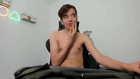 Snapshot of bunny_maxxi chatting on December 1, 2025, 12:21 pm bunny online show from December 1, 2025, 12:21 pm