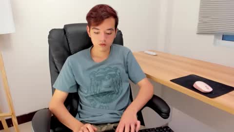 Snapshot of bunny_maxxi chatting on December 4, 2025, 1:20 pm bunny online show from December 4, 2025, 1:20 pm