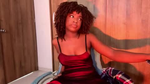 Isa online show from November 22, 2025, 9:25 pm