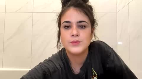 Cassie online show from December 19, 2025, 4:41 am