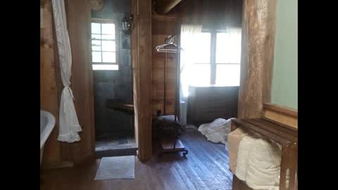 Snapshot of burntbuns710 chatting on September 30, 2025, 6:46 pm LostSingledad online show from September 30, 2025, 6:46 pm