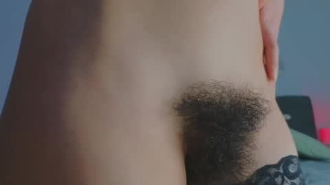 Snapshot of bush_woman chatting on February 14, 2025, 10:25 pm Larisa online show from February 14, 2025, 10:25 pm