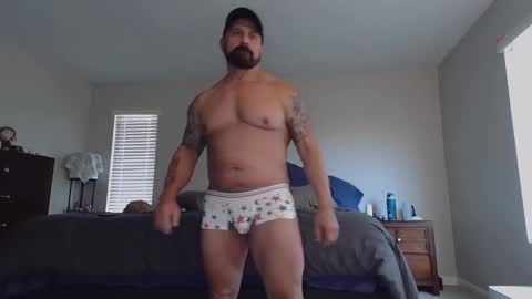 Snapshot of bustedsprockets chatting on October 15, 2025, 10:32 pm Pocket Daddy cockring gaycouple cockring lovense daddy online show from October 15, 2025, 10:32 pm