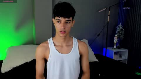 Snapshot of busterspinter chatting on December 20, 2024, 12:05 pm Buster independent model online show from December 20, 2024, 12:05 pm