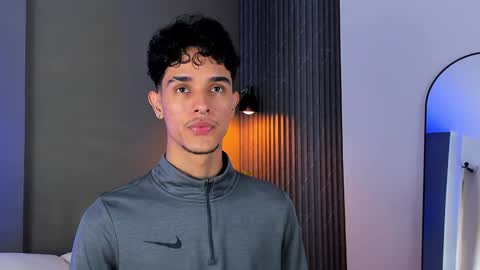 Snapshot of busterspinter chatting on January 4, 2025, 12:16 pm Buster independent model online show from January 4, 2025, 12:16 pm