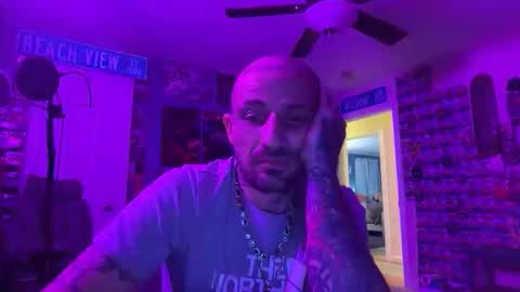 bustnutztaklenapz online show from November 21, 2025, 6:56 am