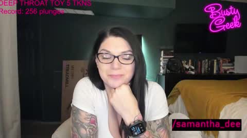 Snapshot of busty_geek48 chatting on December 2, 2025, 3:34 am Samantha Dee online show from December 2, 2025, 3:34 am