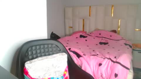 busty_mellons69 online show from October 31, 2025, 12:50 pm