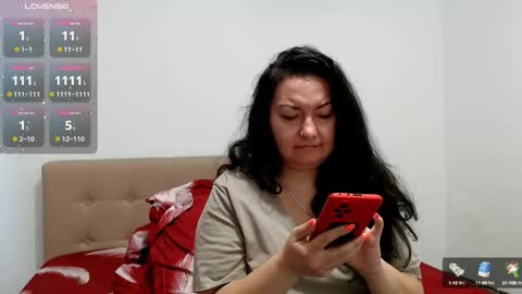 Snapshot of bustyemma chatting on September 15, 2025, 5:40 am Emma online show from September 15, 2025, 5:40 am