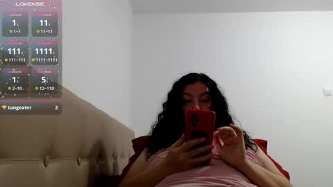 Snapshot of bustyemma chatting on September 25, 2025, 5:38 pm Emma online show from September 25, 2025, 5:38 pm