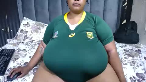 Snapshot of bustyqueenx25 chatting on November 13, 2025, 8:30 pm bustyqueenx25 online show from November 13, 2025, 8:30 pm