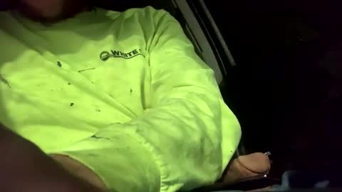 Snapshot of buttcheek18 chatting on December 31, 2024, 11:09 am John online show from December 31, 2024, 11:09 am