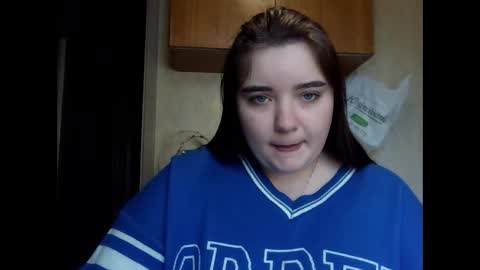 butterfly18988 online show from October 23, 2025, 6:45 am