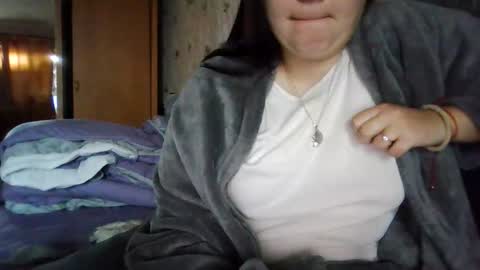 butterfly18988 online show from November 7, 2025, 9:09 am