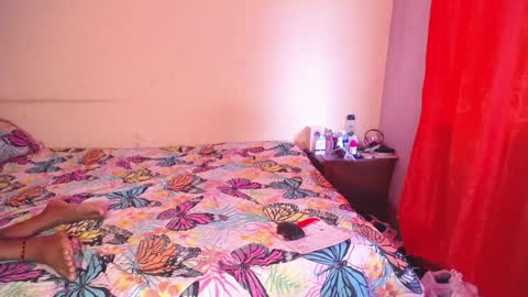 Snapshot of butterfly_rouse chatting on October 11, 2025, 3:32 pm butterfly_rouse online show from October 11, 2025, 3:32 pm