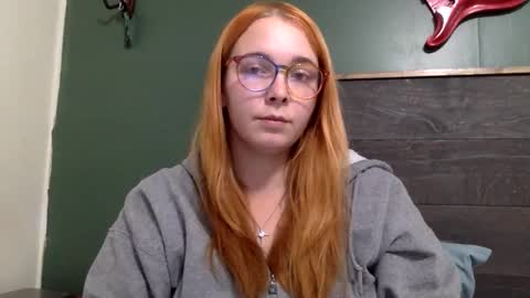 Snapshot of butterflywingzz chatting on November 9, 2025, 2:21 am butterflywingzz online show from November 9, 2025, 2:21 am