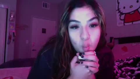 mia online show from March 11, 2025, 4:51 pm