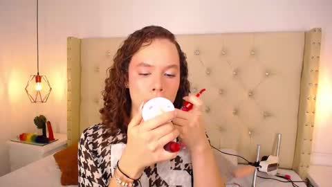 Snapshot of bycandy_ chatting on November 23, 2025, 1:33 pm bycandy_ online show from November 23, 2025, 1:33 pm