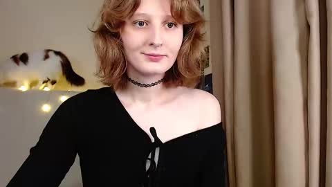 Snapshot of c0ralynx chatting on October 9, 2025, 2:31 am C0ralynx online show from October 9, 2025, 2:31 am