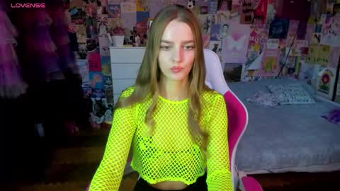 Snapshot of caaandy_girl chatting on October 8, 2025, 1:09 pm Emily  online show from October 8, 2025, 1:09 pm
