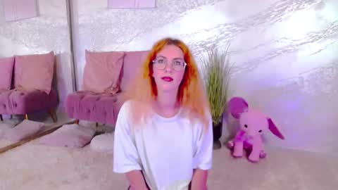 Snapshot of caitlinmoon chatting on September 9, 2025, 3:50 am Caitlin online show from September 9, 2025, 3:50 am