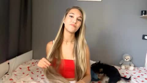 Kate online show from October 20, 2025, 8:37 am