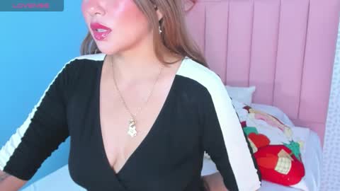 Snapshot of calanthelove chatting on December 4, 2025, 3:16 am Calanthe online show from December 4, 2025, 3:16 am