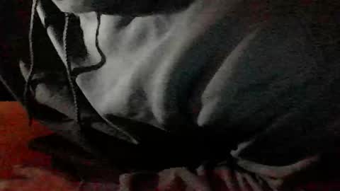 Snapshot of calisguitar chatting on December 6, 2024, 1:44 pm Calisguitar online show from December 6, 2024, 1:44 pm