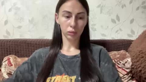 Anna online show from October 21, 2025, 9:48 pm