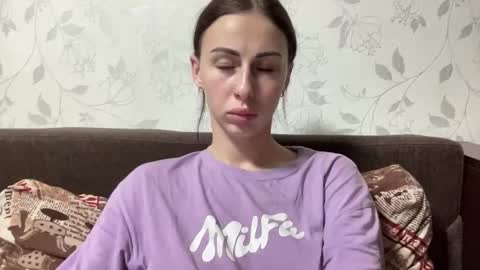 Anna online show from November 11, 2025, 7:14 pm